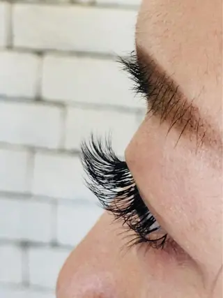 マツエク・マツパ 美容室 3piece 個室マツエクroom所属・高津3ピースドライ ヘッドスパ・ヒゲ脱毛のエステ・リラクイメージ