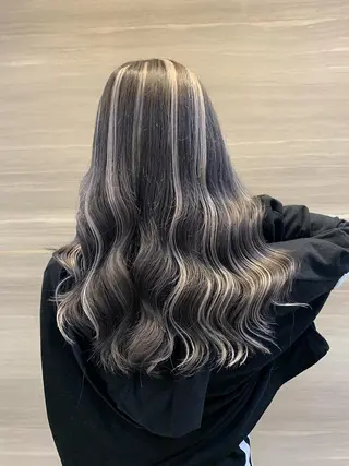 ロング カラー パーマ ヘアアレンジ メンズ キッズ ネイル マツエク・マツパ アイブロウ 🤍韓国風/艶髪🤍 鳥越美羽のヘアスタイル