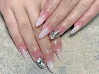 ネイル Rola kira nail salon所属・麗 レイのネイルデザイン