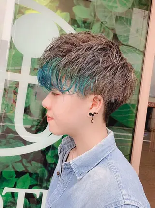 ショート カラー Mavie hair所属・髪質改善×潤艶カラー ⭐️岡田崇彰のヘアスタイル