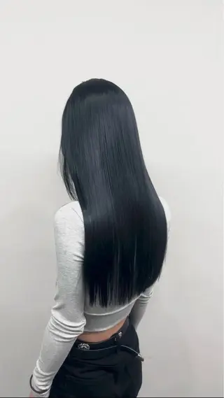 ロング BALE所属・祥華(さちか)／透 明感カラー／髪質改善のヘアスタイル