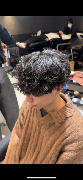 パーマ メンズ ulus libre所属・緩め雰囲気パーマ/ マンツーマン森隆之介のヘアスタイル
