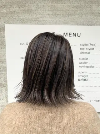 ミディアム ハニーバイ コードのヘアスタイル