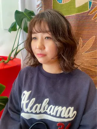 ミディアム パーマ THE DOTS【ザ ドッツ】所属・C H I H A R Uのヘアスタイル