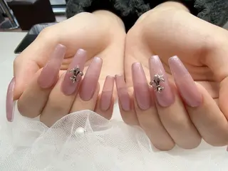 ネイル Fairyフェアリーネイルサロン所属・シズ セキのネイルデザイン