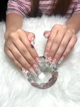 ネイル 井尻 紗菜のネイルデザイン