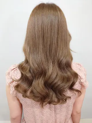 セミロング ブリーチ／ 髪質改善／ＲＹＯのヘアスタイル