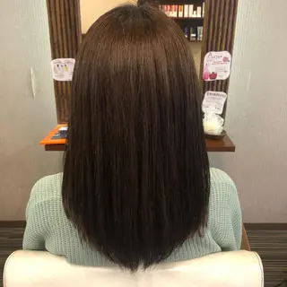 セミロング 山崎 絵莉香のヘアスタイル