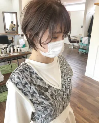 ショート カラー 江原 彩華のヘアスタイル