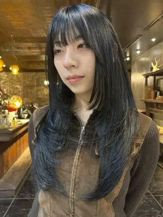 セミロング カラー レイヤー/ハッシュ/ ウルフ/透明感カラーのヘアスタイル