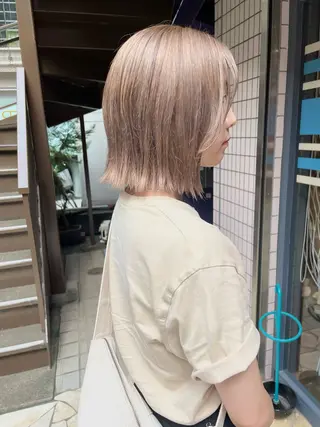 ミディアム カラー あずまぐち めぐみのヘアスタイル