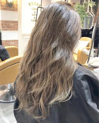 ロング salowin 原宿 aroa所属・韓国／ハッシュカット ／透明感カラー／金野のヘアスタイル