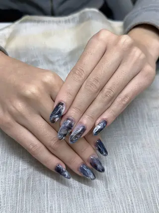ネイル R nailsalon所属・Rネルサイン よ よのネイルデザイン