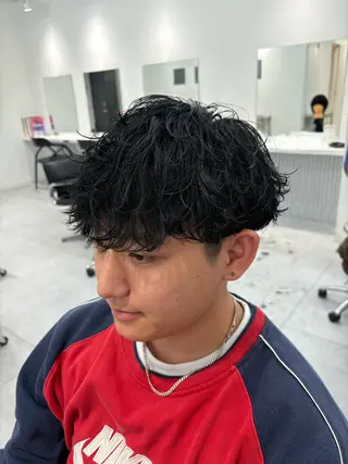 ショート カラー パーマ メンズ 鈴木 悠月のヘアスタイル