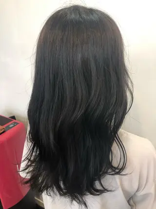 セミロング カラー 脇谷 拓弥のヘアスタイル
