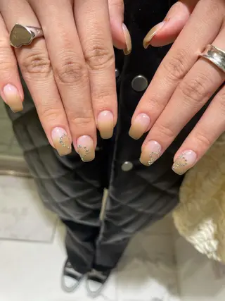 ネイル moca心斎橋所属・˚✧⁺⭐︎༚moca miyuu⁎⁺˳✧༚のネイルデザイン