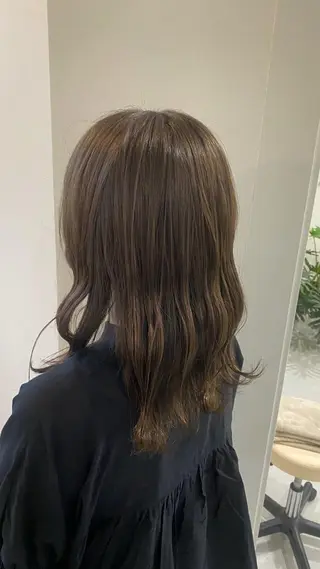 セミロング カラー aimee 北垣 愛夏のヘアスタイル