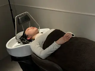 スパニスト 佐々木のヘアスタイル