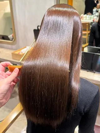 ロング 🌟美髪矯正🌟 吉田冴一のヘアスタイル