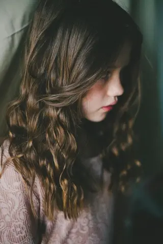 ミディアム セミロング ロング カラー パーマ ニシオカ タクヤのヘアスタイル