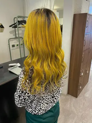 ロング カラー 安藤 佑衣のヘアスタイル