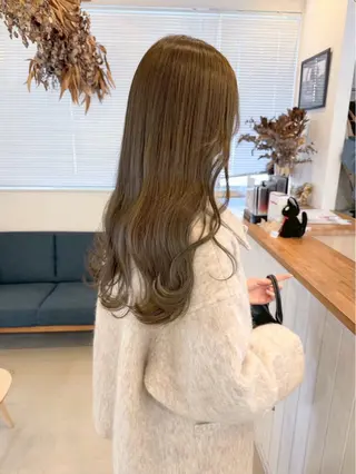 カラー 梅山 美咲のヘアスタイル