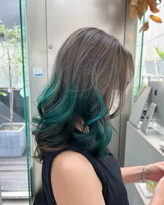 セミロング カラー インナーカラー/天神 ブリーチ/吉田のヘアスタイル