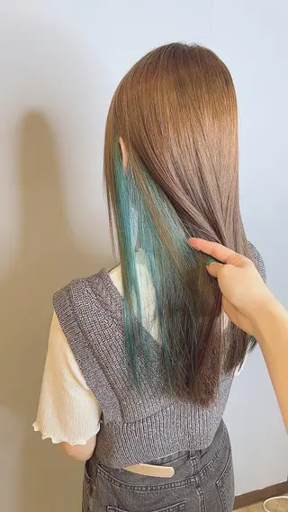 ミディアム カラー 宮原 佳苗のヘアスタイル