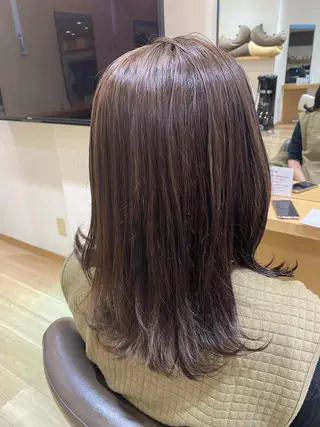 セミロング カラー 斎藤 愛菜のヘアスタイル