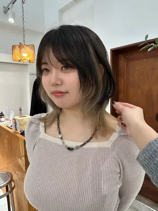 ミディアム カラー 匂坂 美優のヘアスタイル