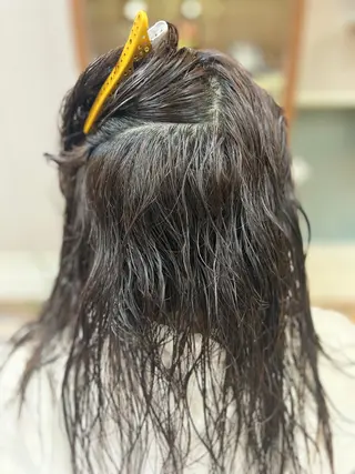 ロング Aile所属・酸性ストレート／カラ ー/山下高明のヘアスタイル