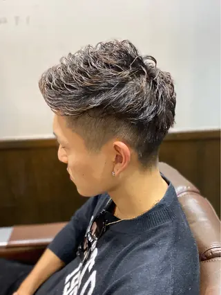 ショート パーマ 阿賀 佑季のヘアスタイル
