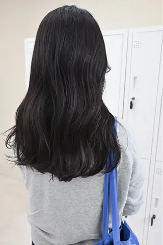 ミディアム カラー aya / カットカラーのヘアスタイル