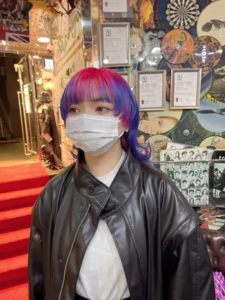 ミディアム カラー ヘアアレンジ haco+所属・🌈派手髪エクステ ブレイズ🌈ひろとのヘアスタイル