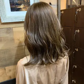セミロング カラー SHIAN 八王子👼鬼塚さやかのヘアスタイル