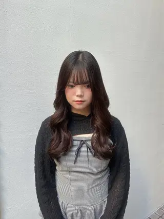 ロング aoi / 透明感カラーのヘアスタイル