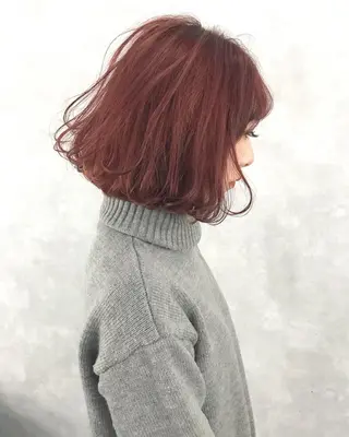 ショート カラー TOMOYAレイヤー ブリーチ縮毛矯正のヘアスタイル