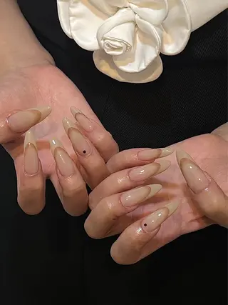 ネイル Dark Honey Kikiのネイルデザイン