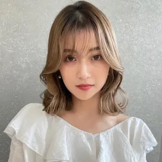 ミディアム カラー レイヤー🤍 ベージュ🤍　聖奈のヘアスタイル