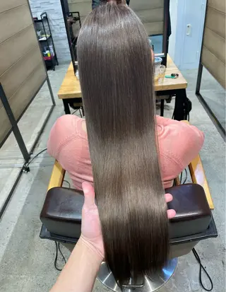 ロング ⚡️髪質、美髪矯正 ⚡️香村優弥のヘアスタイル