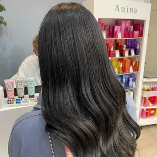 ロング 亀山 由里菜のヘアスタイル