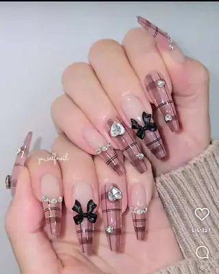 ネイル Queen Nail 　クイーンネイルのネイルデザイン
