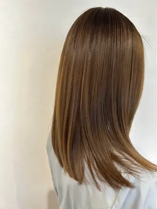 セミロング Hues所属・上村 ダイスケのヘアスタイル