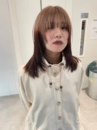 セミロング 前嶋 愛友のヘアスタイル