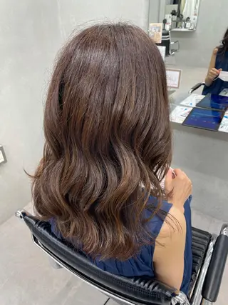 セミロング カラー IO イオリのヘアスタイル