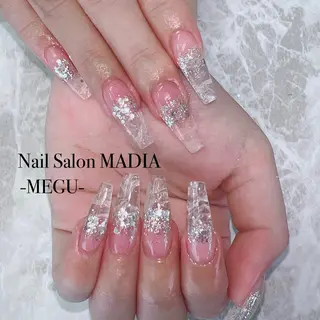 ネイル MADIA藤沢所属・MADIA MEGUのネイルデザイン