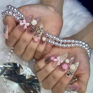 ネイル ayaka ギャルネイル🎀のネイルデザイン