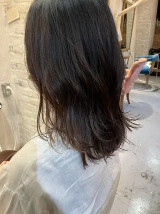 セミロング 泊 紗羅のヘアスタイル