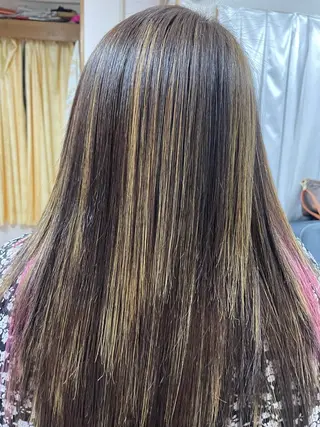 カラー SPIN HAIR WORKS所属・ラマ シャムクリスナのヘアスタイル