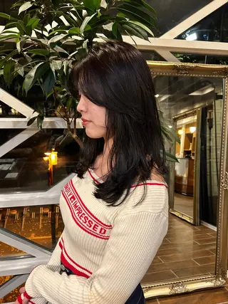 ミディアム 西 優衣奈のヘアスタイル